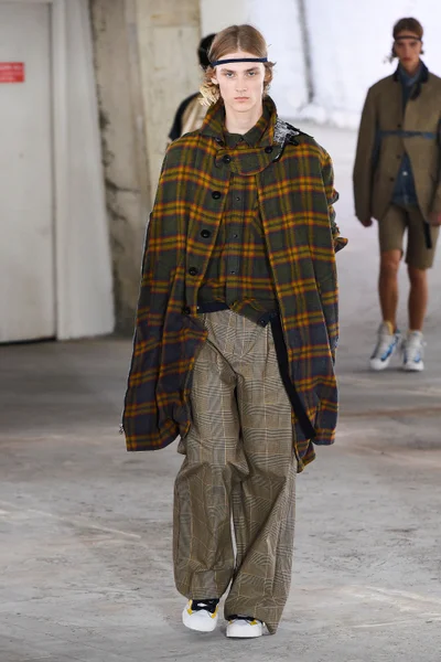 Look 22